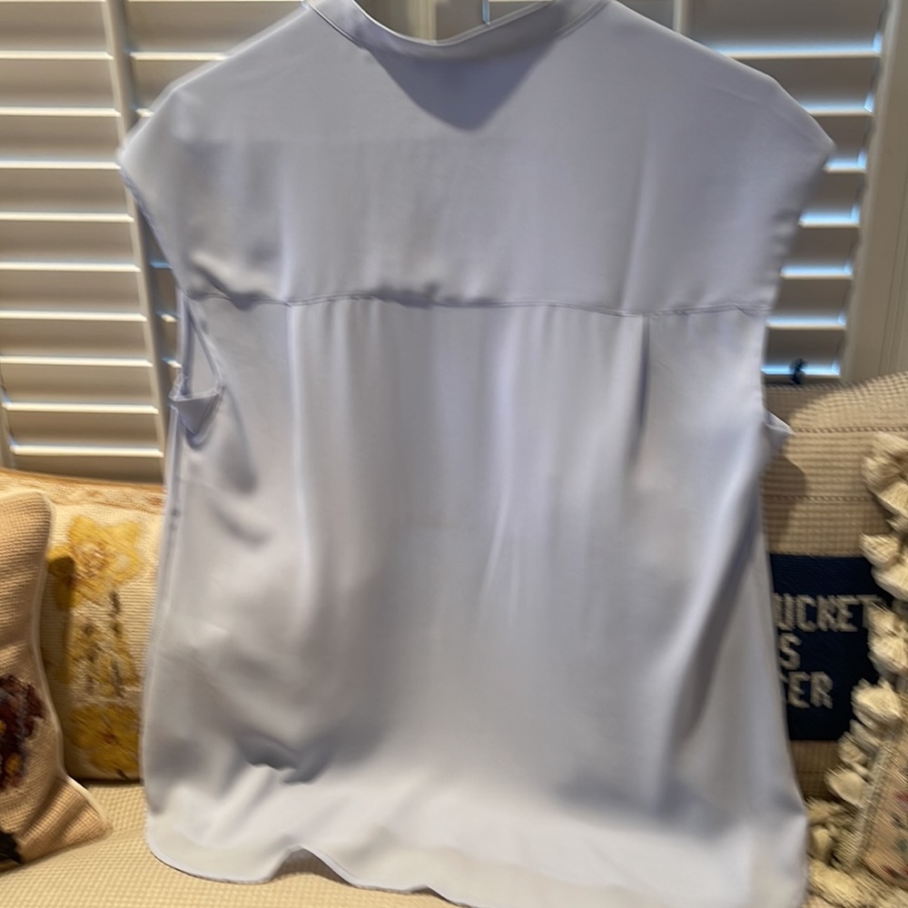 A spring blue soft pretty blouse! - Picture 3 of 3